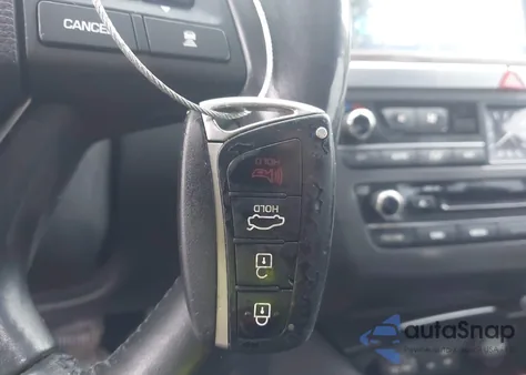 2015 Hyundai Genesis 3.8 z USA, uszkodzony, nr VIN KMHGN4JE1FU080729